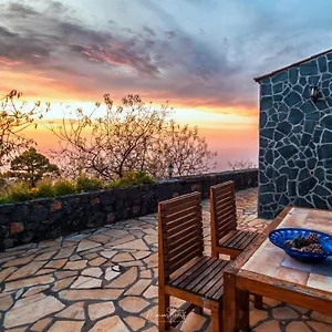 Sunset And Stars Stone House Casa rural Garafía